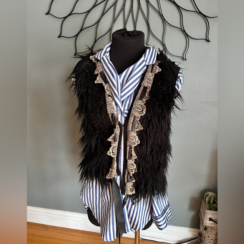 Prince Princess Italy Collection Furry Vest Women’s Size S Black Lace Boho 80s